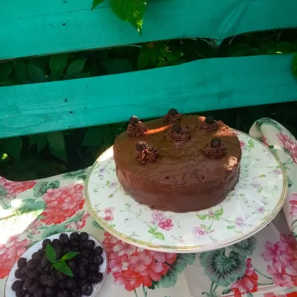 Шоколадно-бисквитный торт с кремом