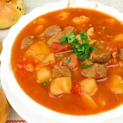 Венгерский гуляш (гуйяш, gulyás).Эстафета дружбы "Кухни мира" | Hungarian goulash (guyash, gulyás)