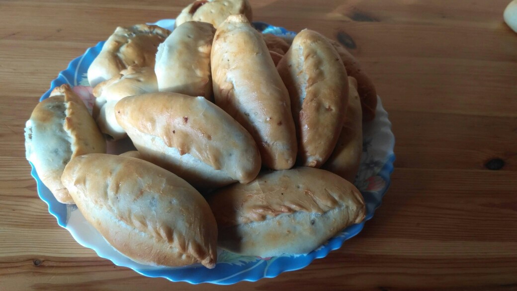 Домашние пирожки с фаршем и грибами
