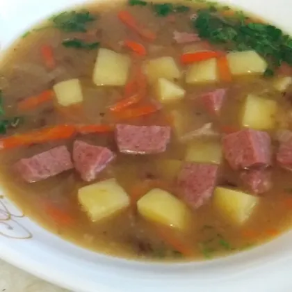 Горохово-чечевичный суп с колбасой