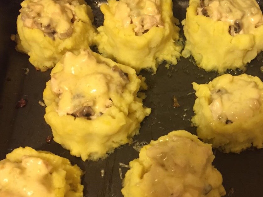 Картофельные гнезда с курицей