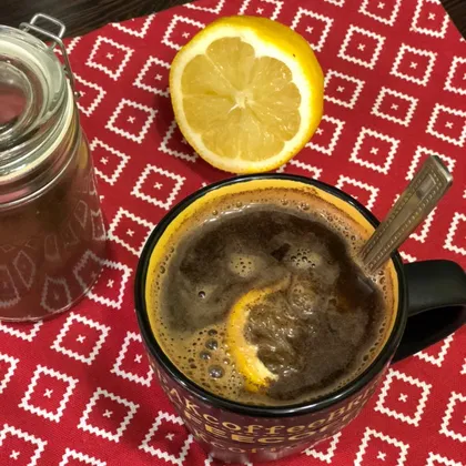 Натуральный кофе с мёдом и лимоном