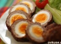 Мясные зразы с яйцом