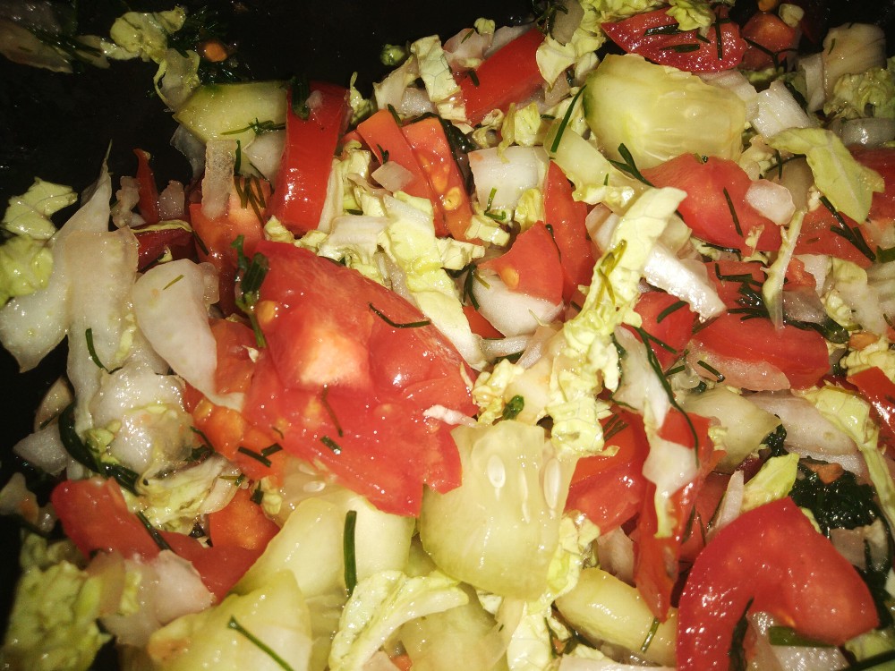 Салат из капусты, огурцов и помидоров — рецепт с фото пошагово