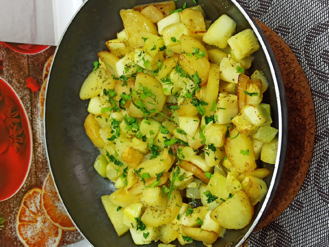 Жареные кабачки с картошкой