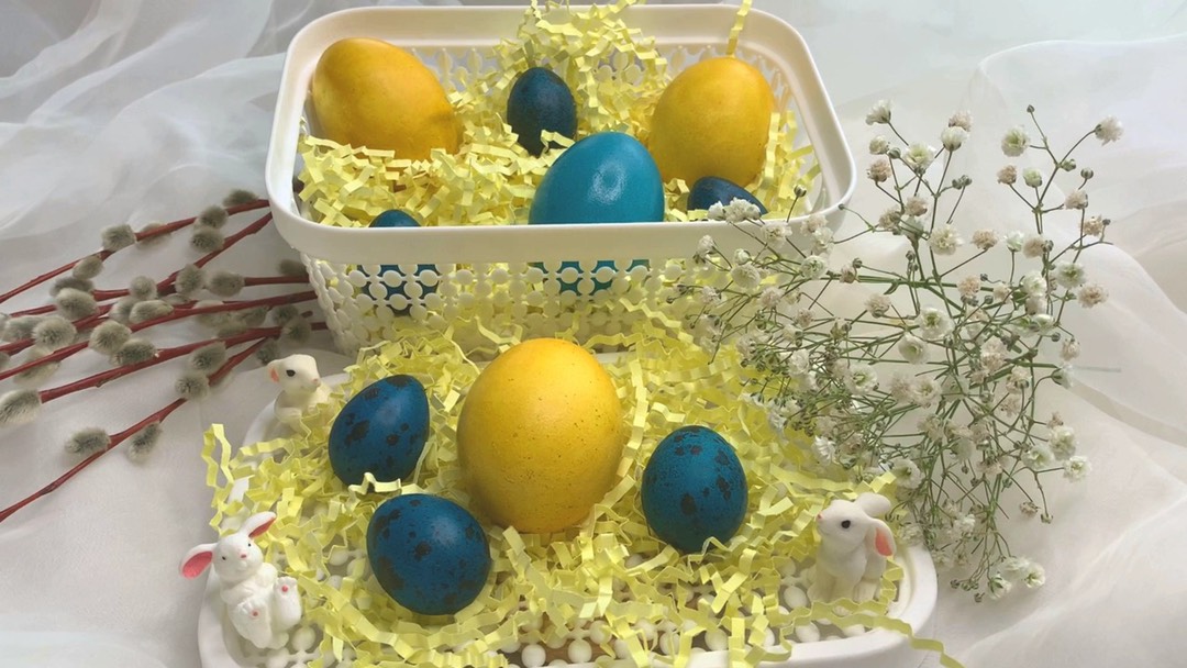 2 варианта как покрасить яйца на Пасху натуральными красителями! 