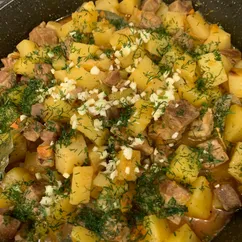 Жаркое из свинины с картошкой и чесноком