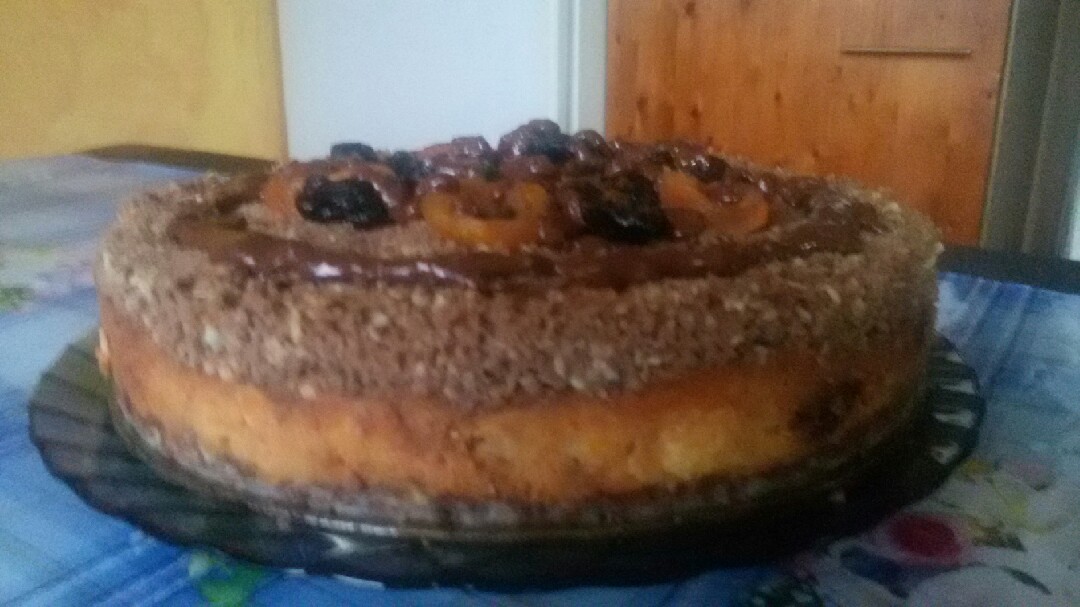 Торт Трухлявый пень с курагой и черносливом