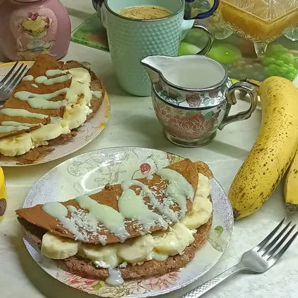 Шоколадный овсяноблин с творогом и бананами