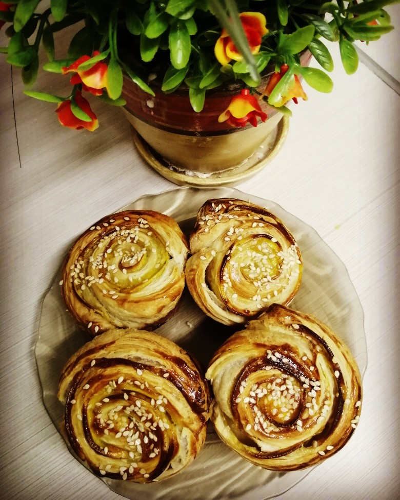 Розочки с яблоками