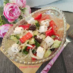 Греческий салат с фетаксой 