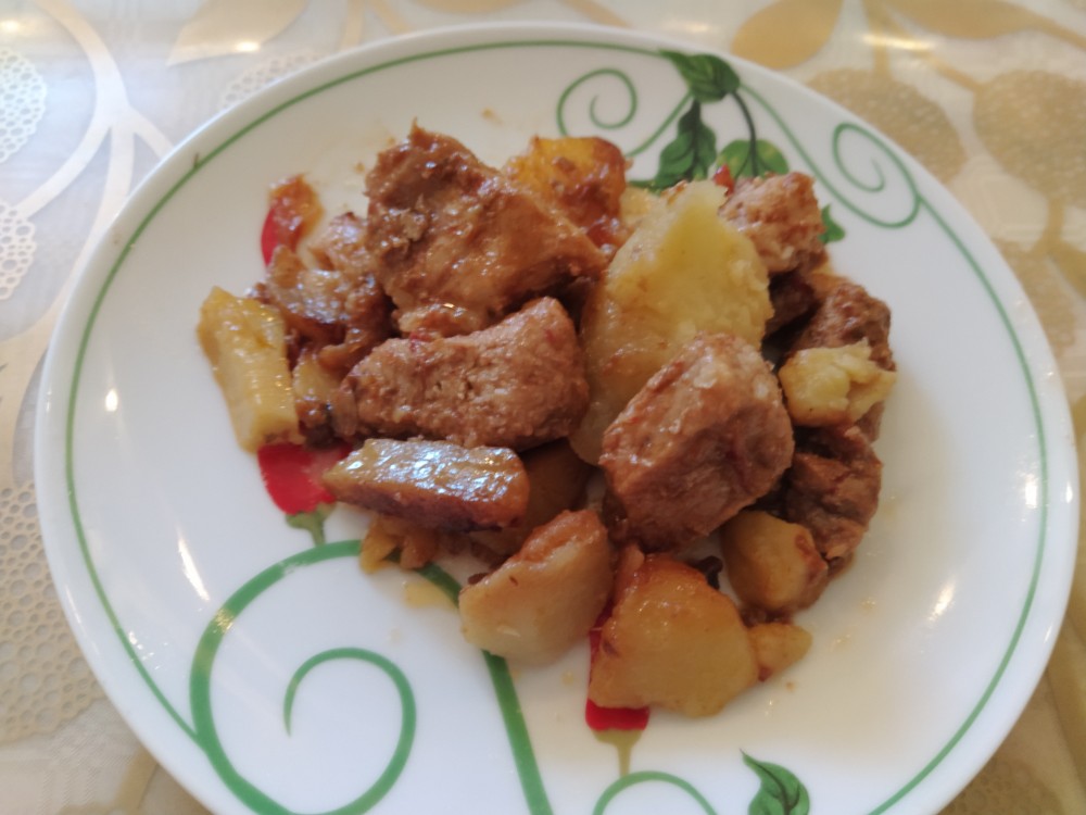 Свинина с ткемали с картофелем