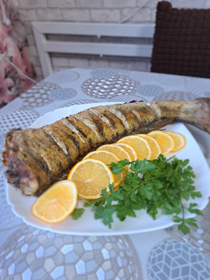 Судак в духовке в фольге целиком