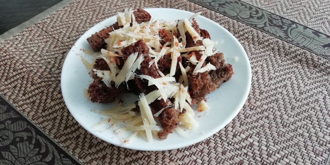 Чесночные гренки с сыром