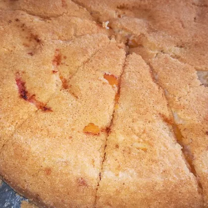 Бисквитный пирог с абрикосами