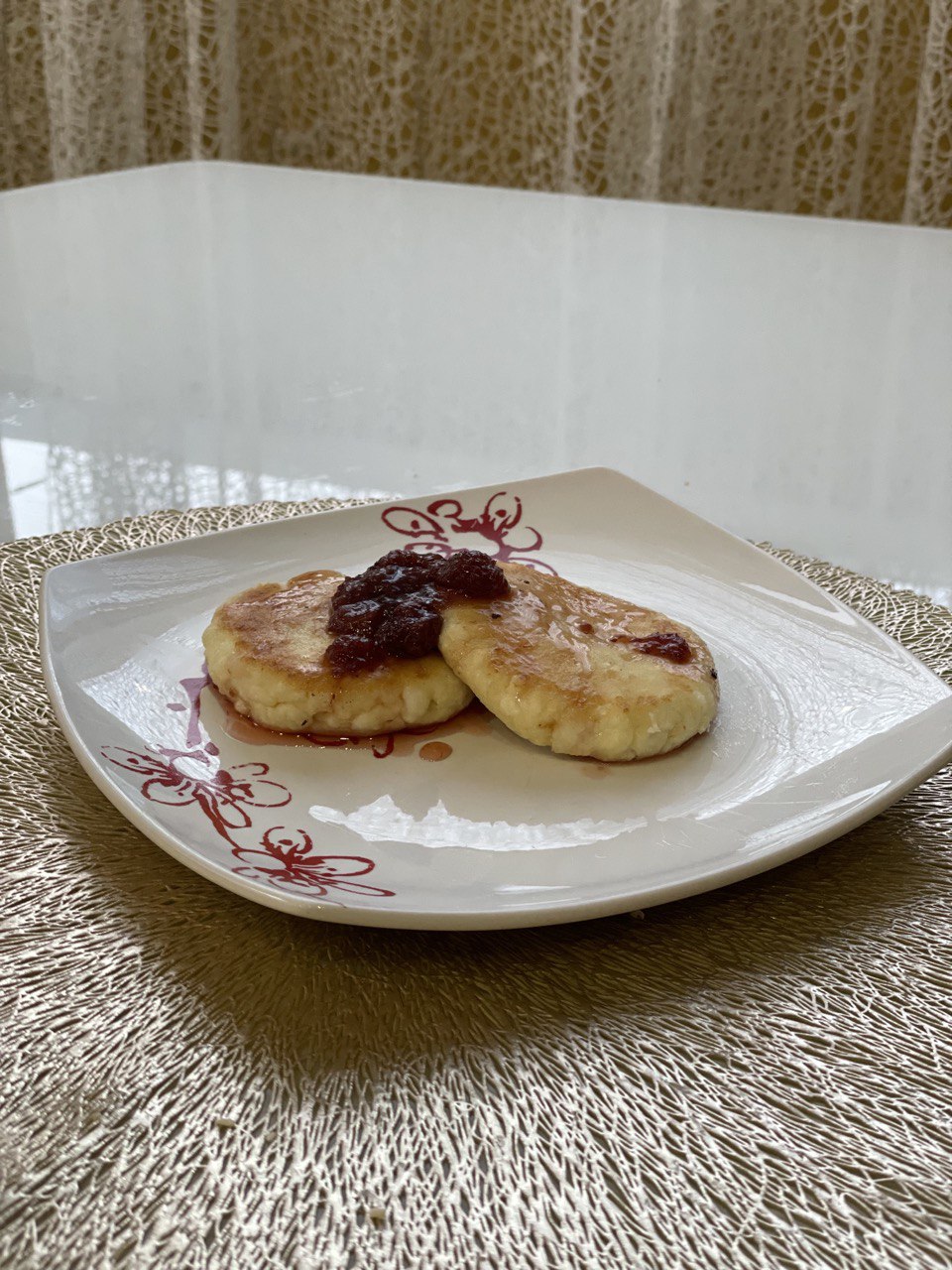 Соленые сырники с кабачком и укропом – вкусный летний завтрак!