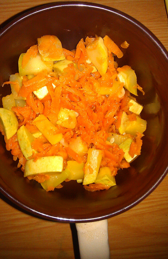 Соте из кабачков с морковью