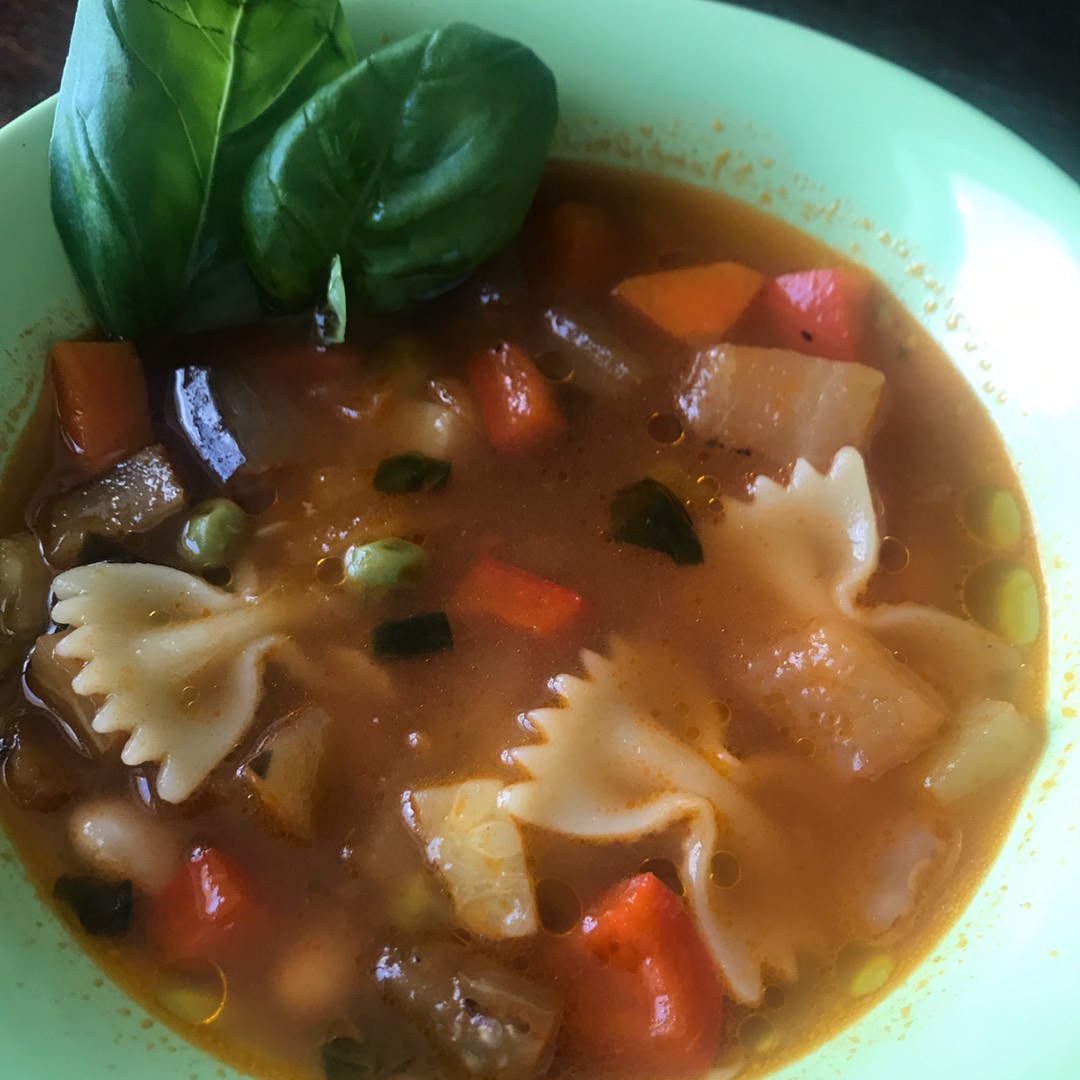 Минестроне – знаменитый итальянский суп с овощами: как его приготовить