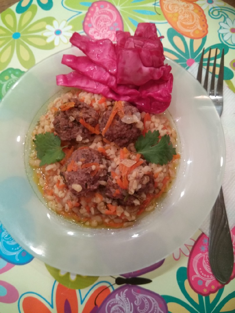 Мясные шарики в булгуре с овощами