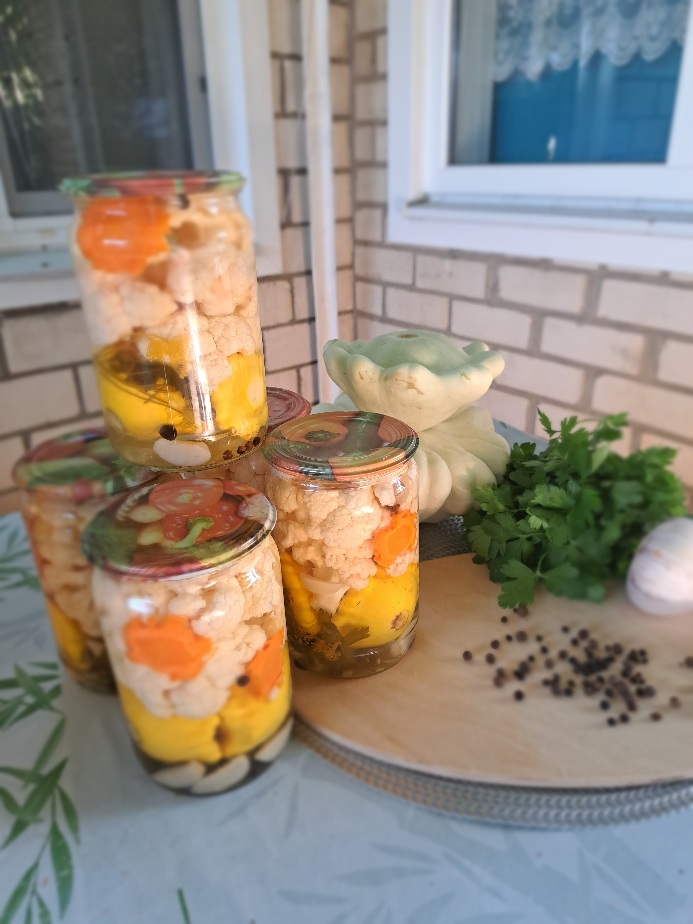 Цветная капуста с патиссонами на зиму