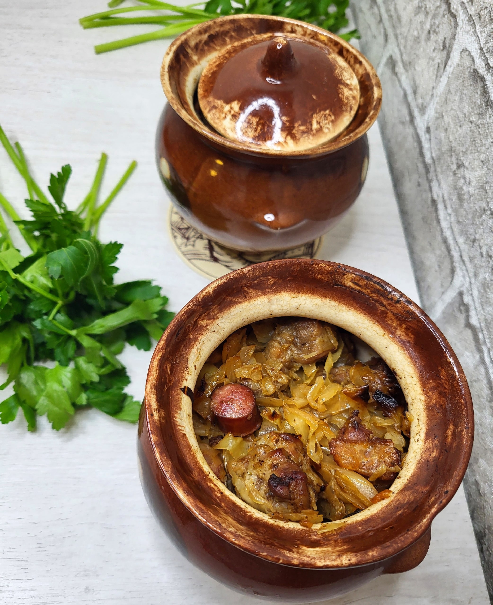 Солянка по-московски запечённая в горшочках