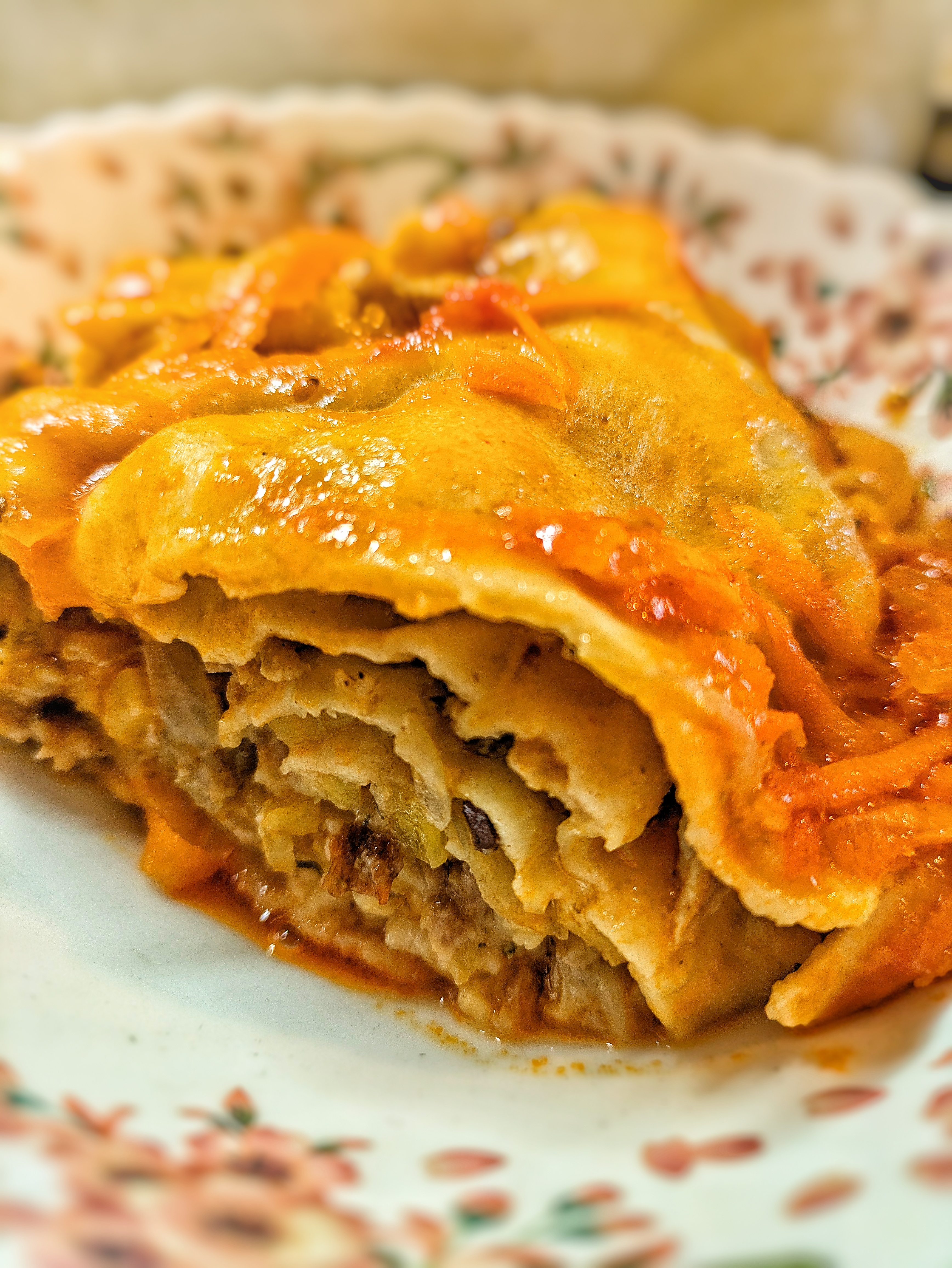 Ханум с начинкой из мяса и картошки