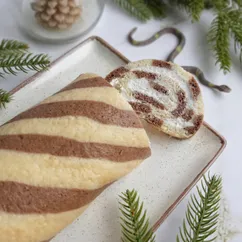 Новогодний бисквитный рулет. Новогодняя выпечка