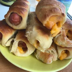 Сосиски в тесте с сыром 🧀 и беконом 🥓