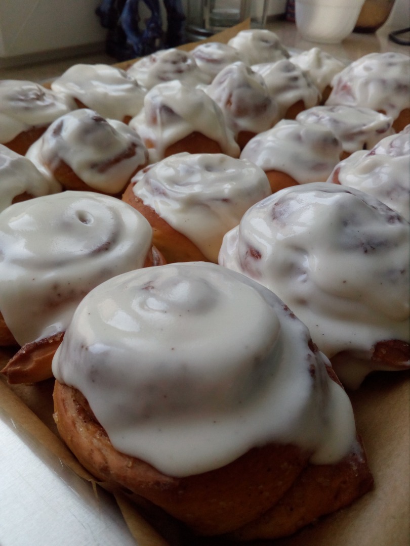 CINNABON - булочки с корицей