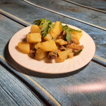 Тушёная картошка с куриными желудками
