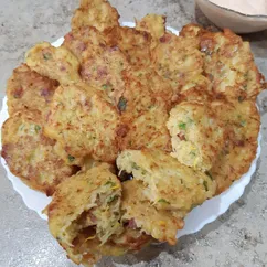 Драники с колбасой и сыром