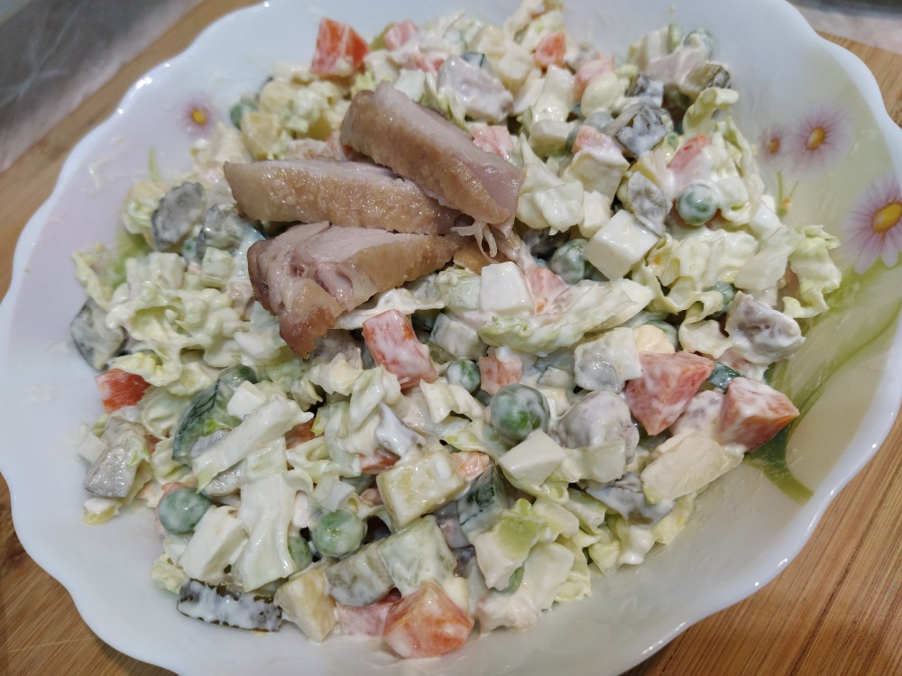 Салат с теплой курицей