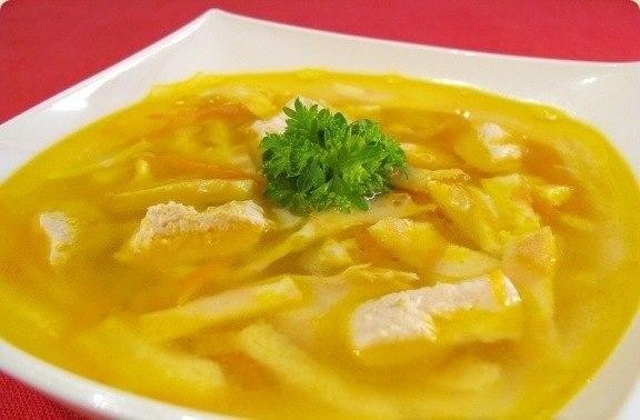 Куриный суп с яичными блинчиками