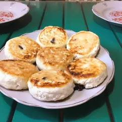 Сырники с изюмом