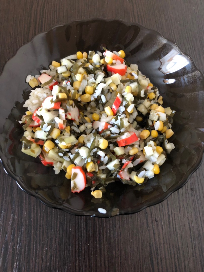 Диетический салат с крабовыми палочками - рецепт пошагово с фото