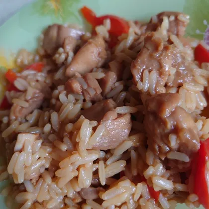 Нежная курица с рисом в соусе