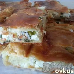 Пирог с яйцами, луком и рисом