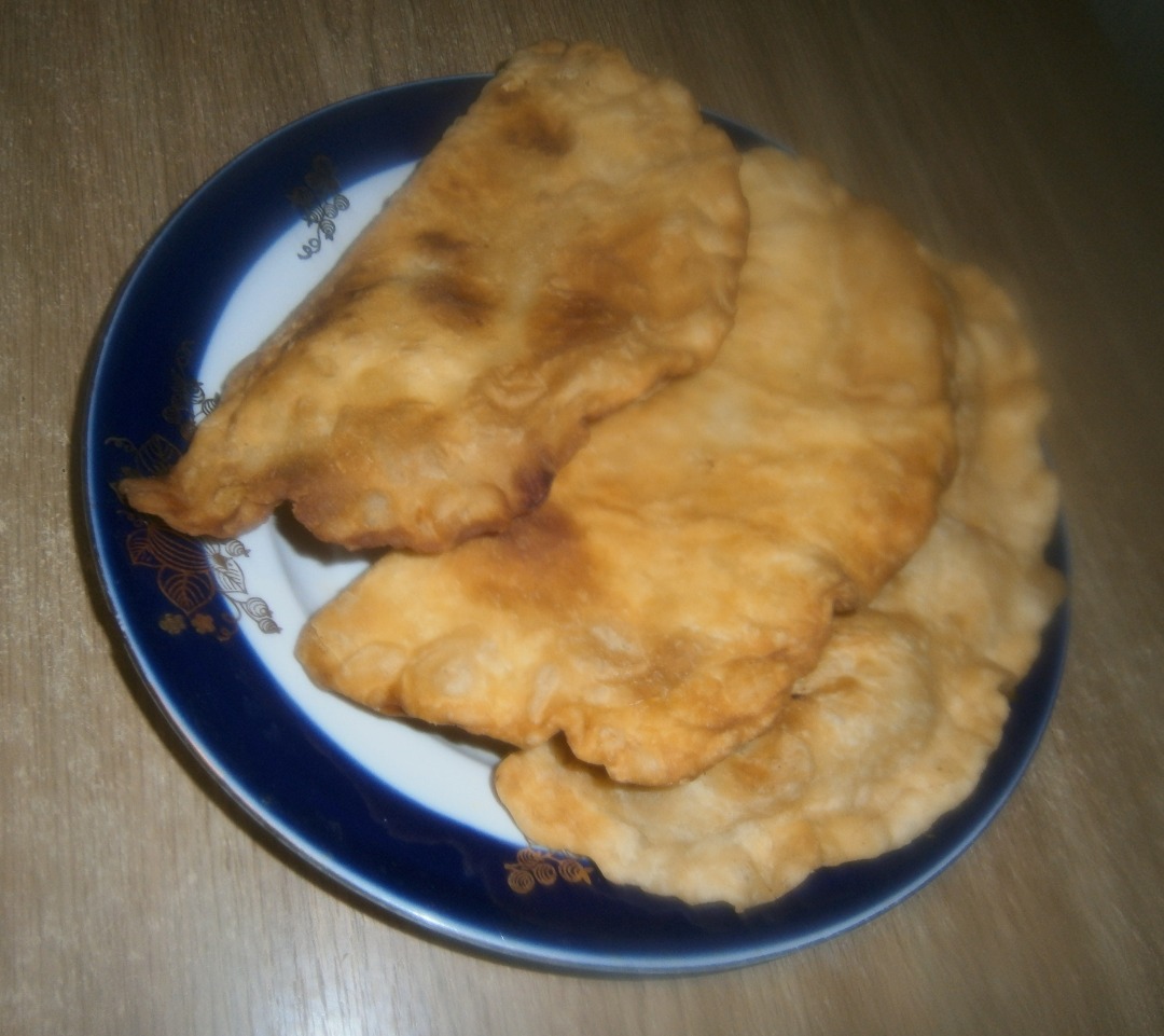 Чебуреки с сыром и с грибами