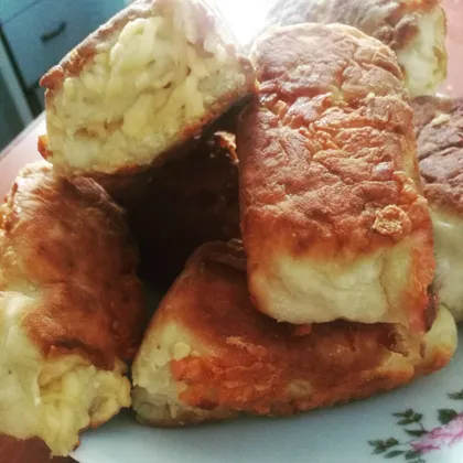 «Пирожки» с сыром и колбасой