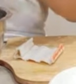 Рулет из крабовых палочек