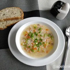 Куриный суп с курицей и овощами