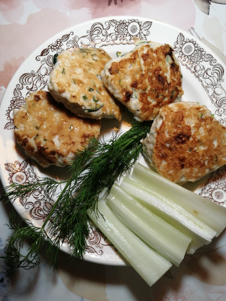 Куриные котлетки с цукини и сыром