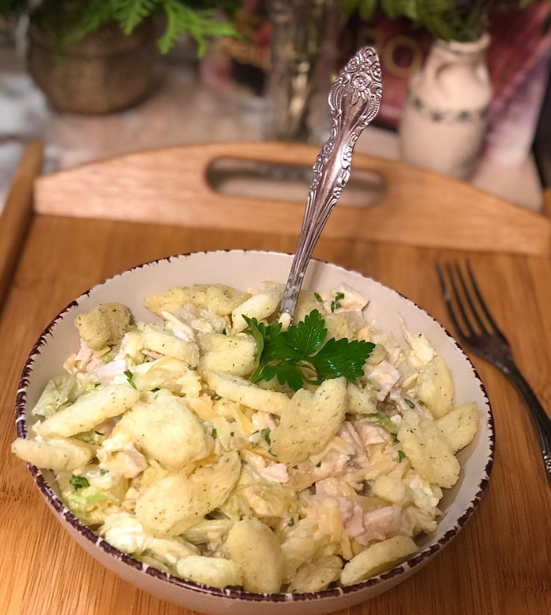 Салат с ананасами
