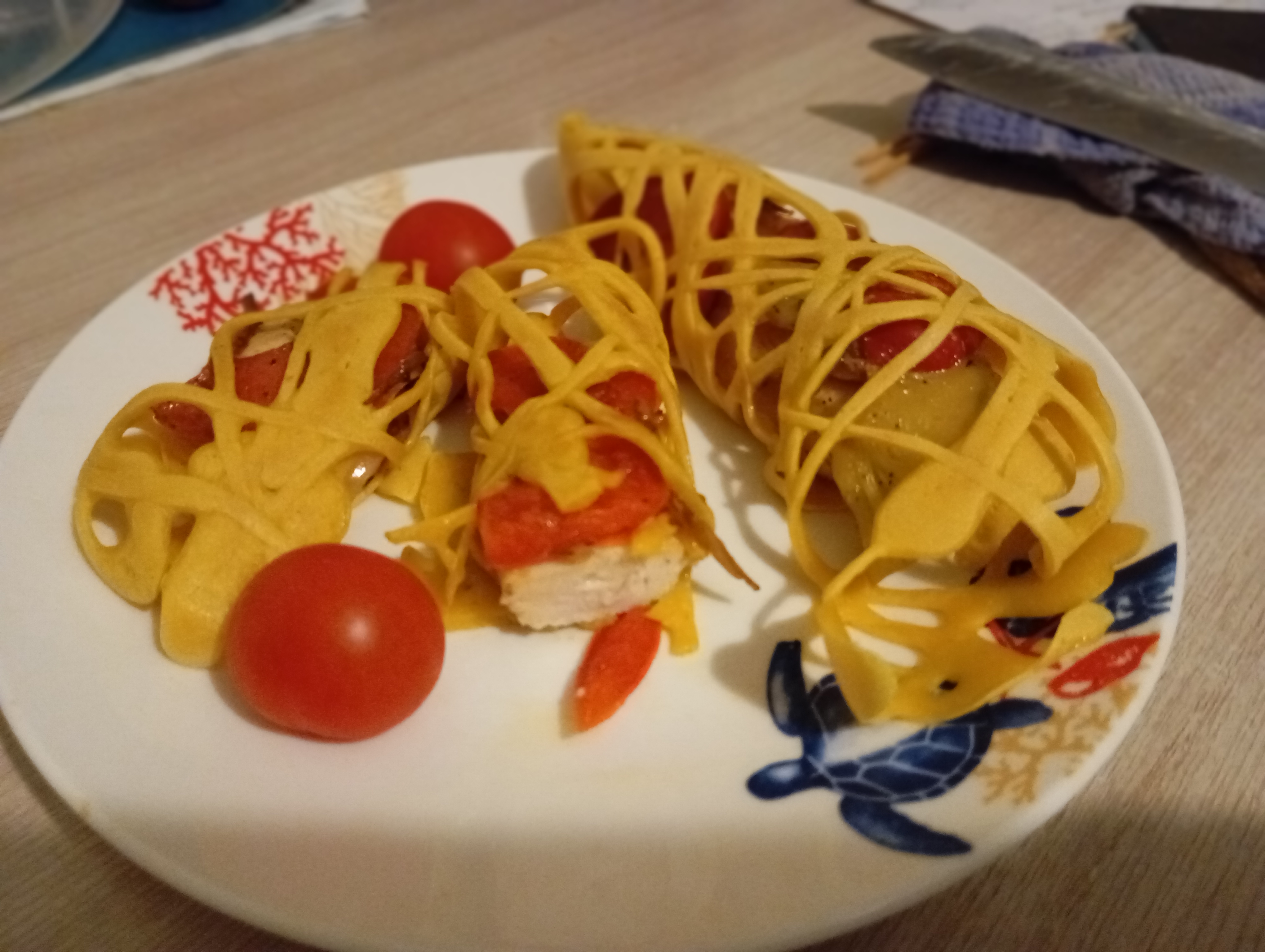 Куриный шашлык в кружевном блинчике