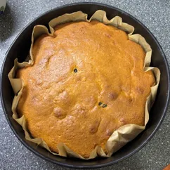 Кекс с изюмом