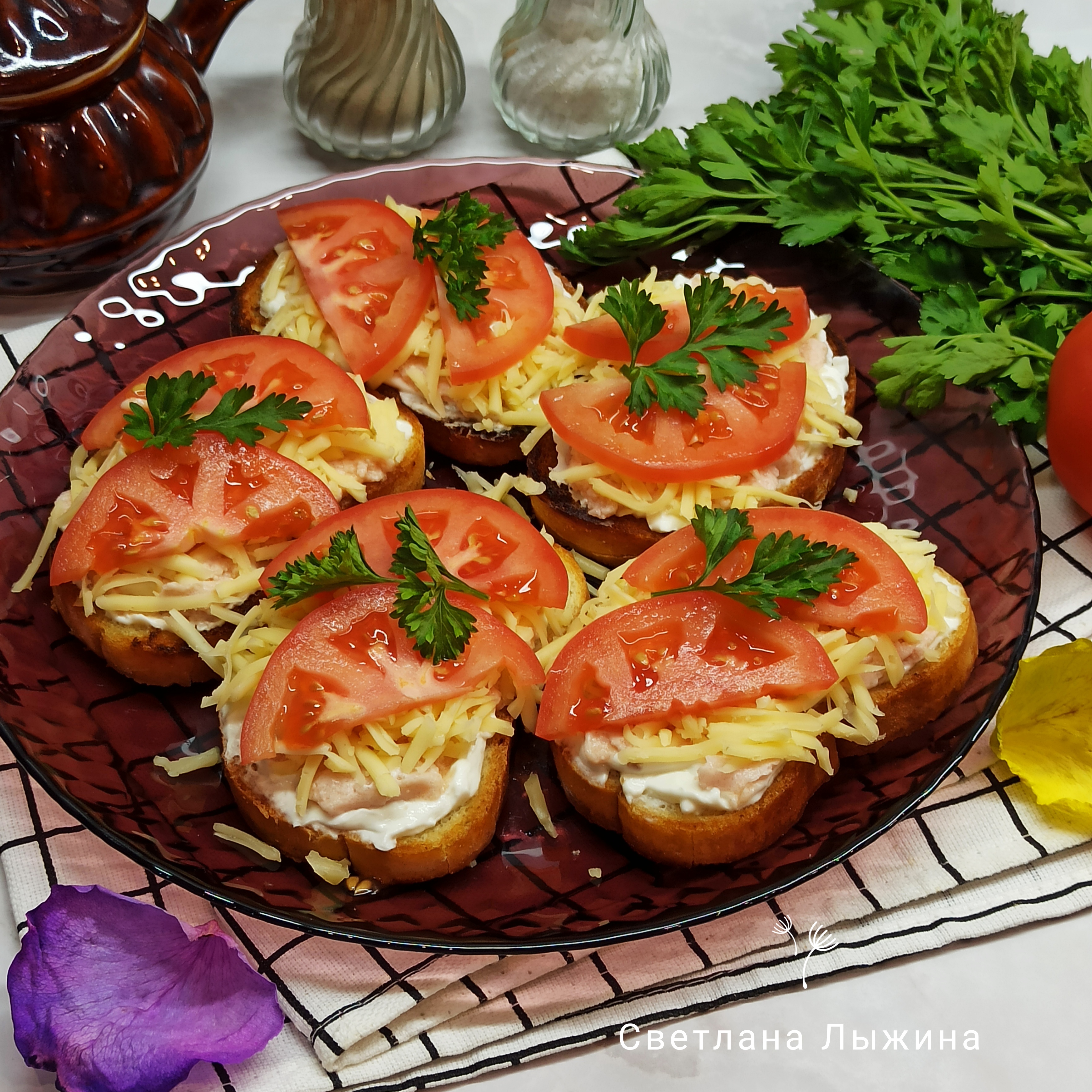 Бутерброды с икрой минтая и сыром