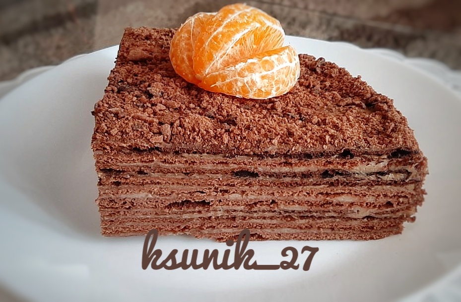 Шоколадный торт«Медовик» со сметанным кремом: рецепт - Лайфхакер