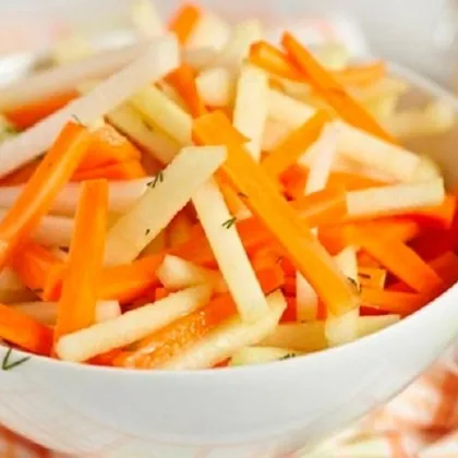 Салат из моркови и яблока
