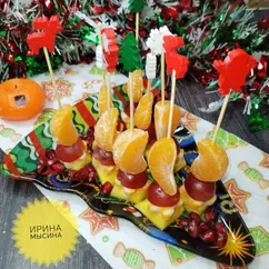 Фруктовые канапе к новогоднему столу 