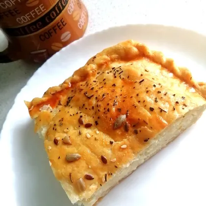 Деревенский пирог из слоеного теста с картофелем и сыром